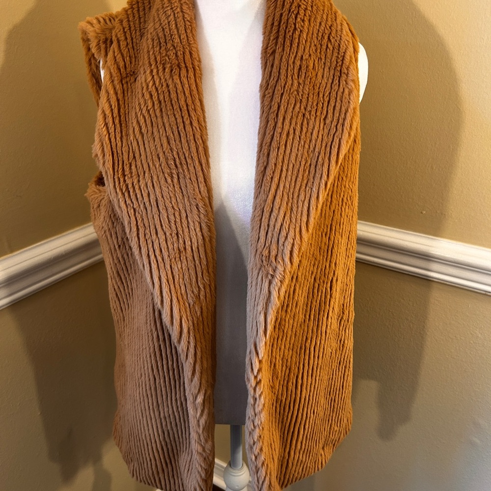 2/$30 Ellen Tracy Faux Fur Vest in Warm Tan